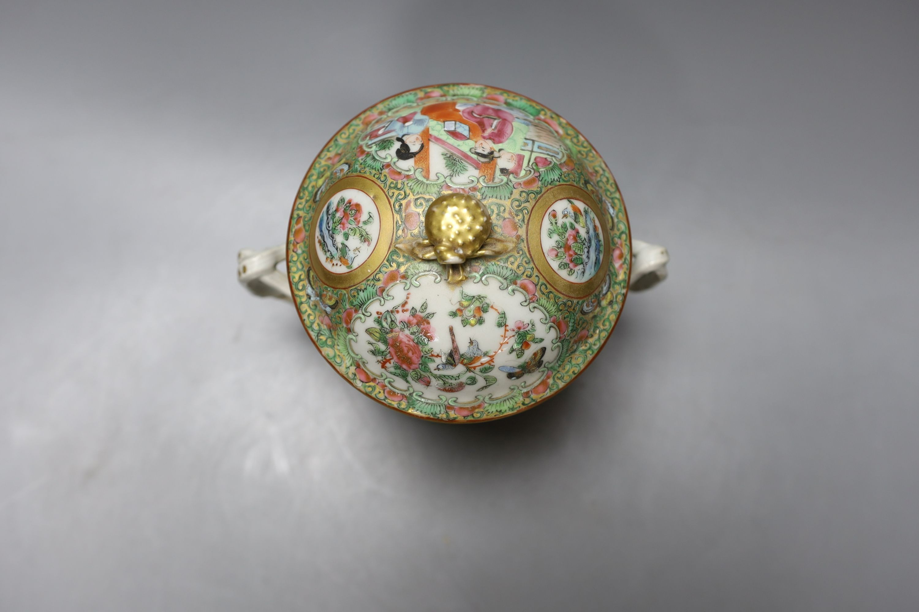 A 19th century Chinese famille rose porcelain cup and cover, 15cm